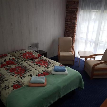 H-Odra Nowa Sol Hotel Bagian luar foto